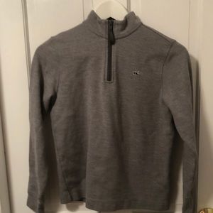 Vineyard Vines gray 1/4 zip sweatshirt. Excellent condition.